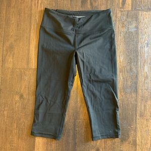 Black VSX Knockout Crop Size Small